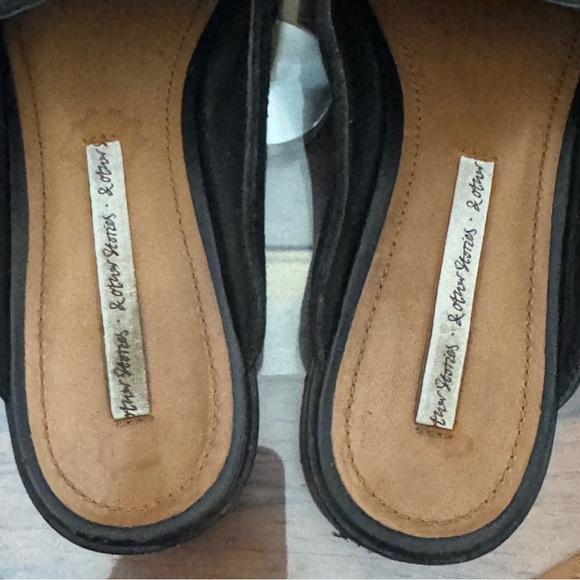 &other stories Mule Slippers in black suede - Picture 9 of 14